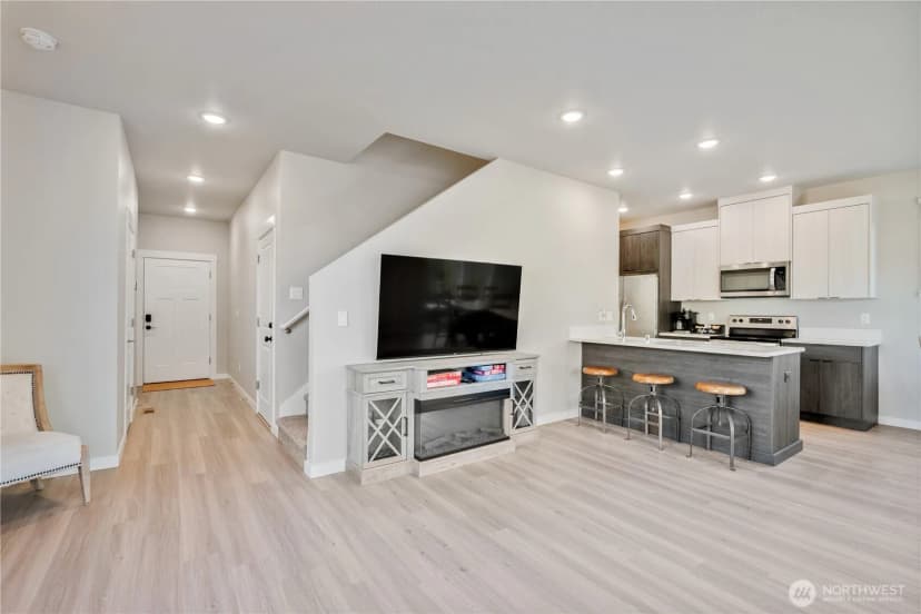 Property photo for 109 Hill Drive, Cathlamet photo 9