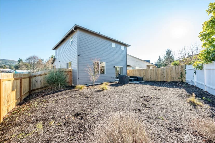Property photo for 109 Hill Drive, Cathlamet photo 27