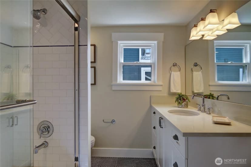 Property photo for 1611 10th Avenue W #1, Seattle photo 17