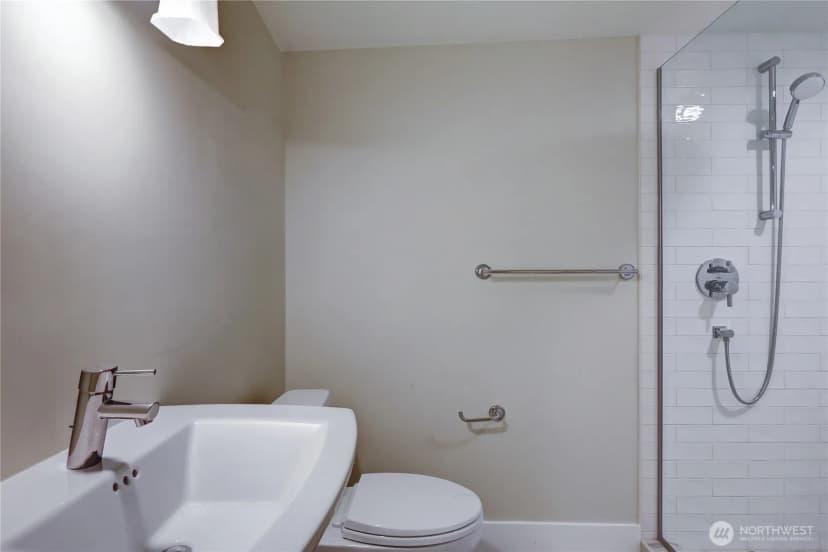 Property photo for 1611 10th Avenue W #1, Seattle photo 35