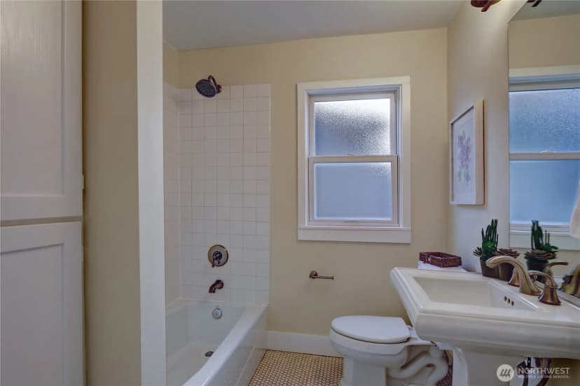 Property photo for 1611 10th Avenue W #1, Seattle photo 25