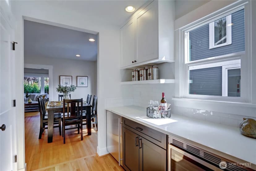 Property photo for 1611 10th Avenue W #1, Seattle photo 6
