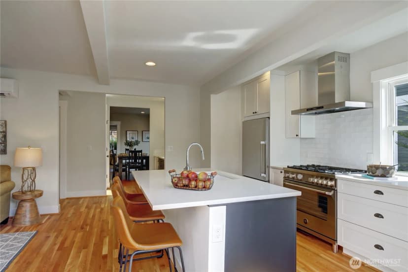 Property photo for 1611 10th Avenue W #1, Seattle photo 12