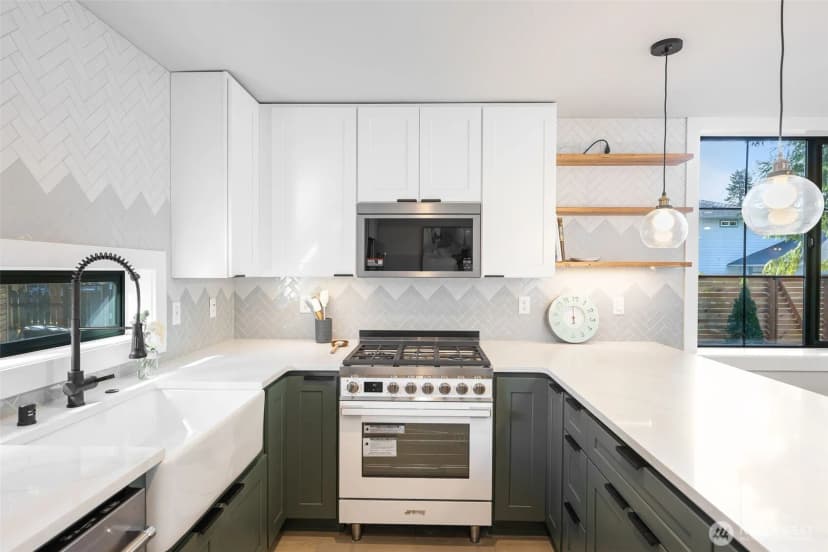Property photo for 10717 2nd Avenue Nw, Seattle photo 10