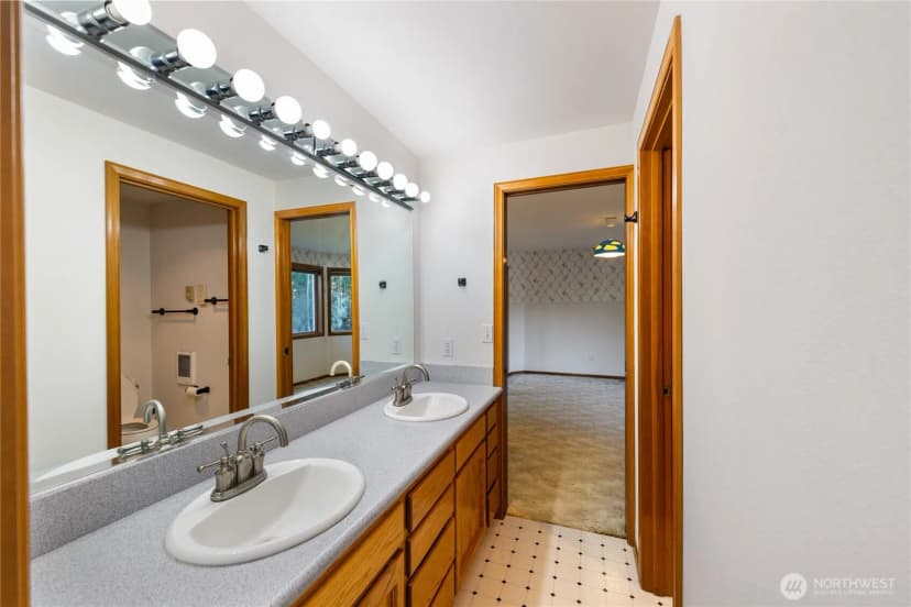 Property photo for 2115 Fairway Lane, Oak Harbor photo 27