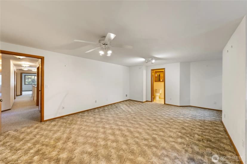 Property photo for 2115 Fairway Lane, Oak Harbor photo 32