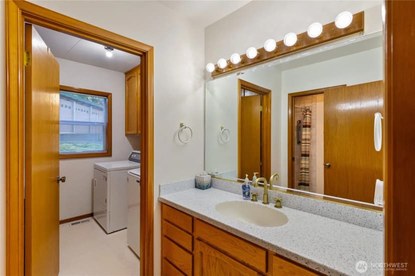 Property photo for 2115 Fairway Lane, Oak Harbor photo 17