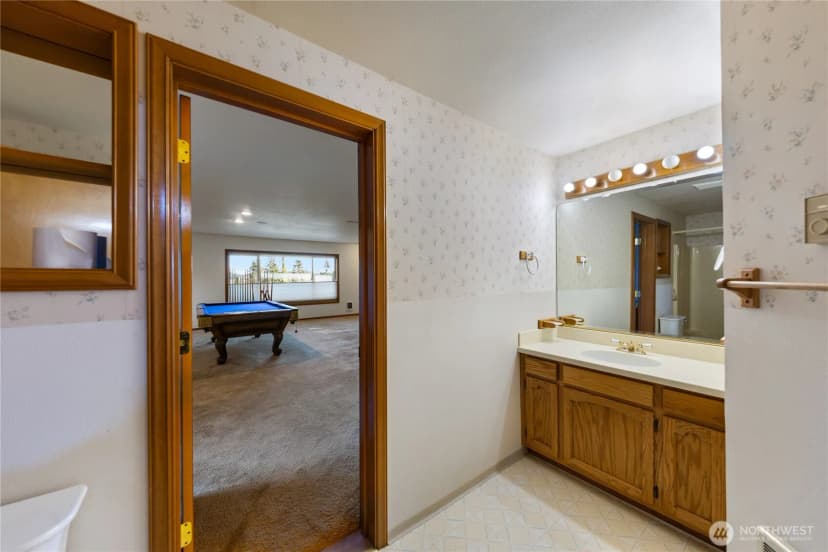 Property photo for 2115 Fairway Lane, Oak Harbor photo 33