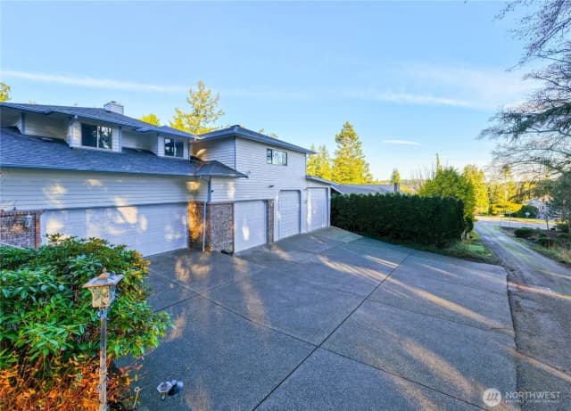 Property photo for 2115 Fairway Lane, Oak Harbor photo 2