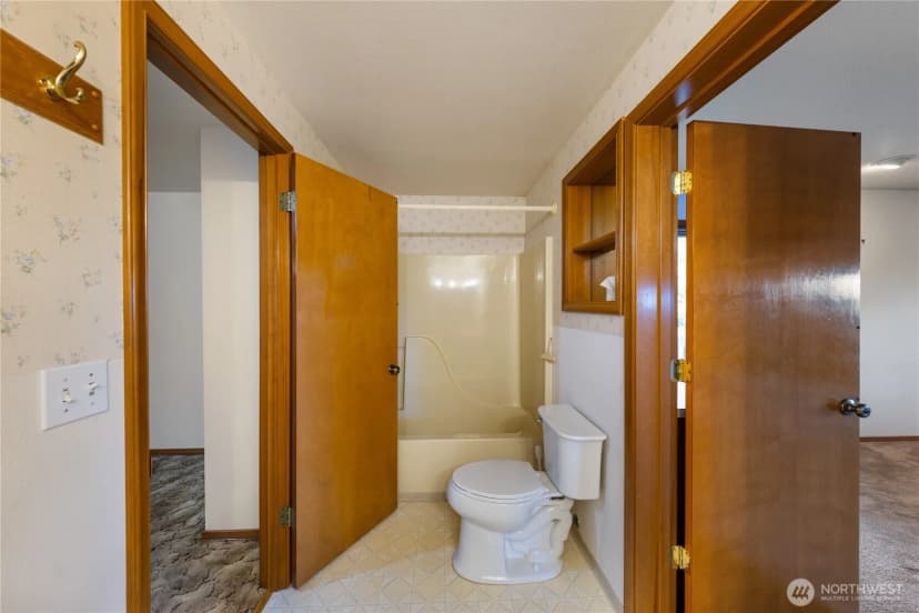 Property photo for 2115 Fairway Lane, Oak Harbor photo 34