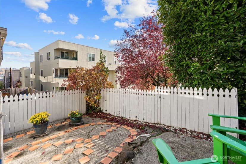 Property photo for 561 Lee Street, Seattle photo 40