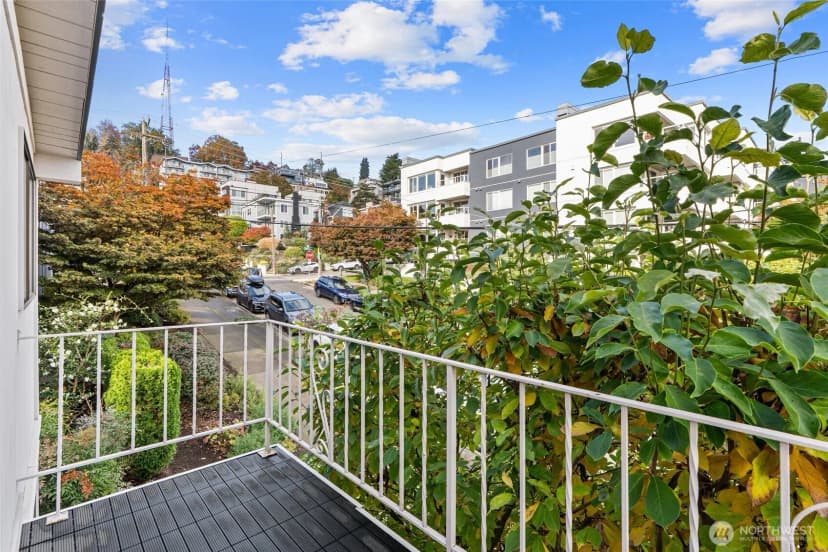Property photo for 561 Lee Street, Seattle photo 39