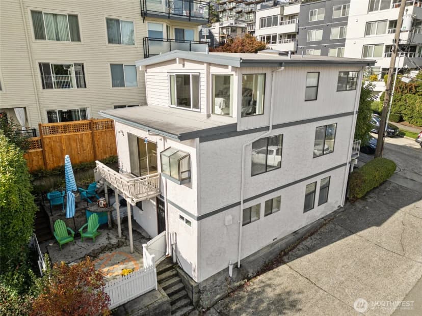 Property photo for 561 Lee Street, Seattle photo 5