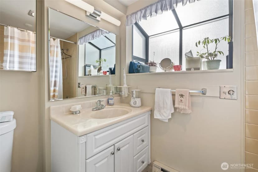 Property photo for 561 Lee Street, Seattle photo 17