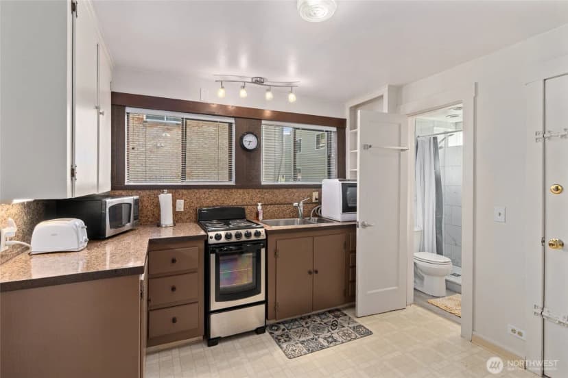 Property photo for 561 Lee Street, Seattle photo 31