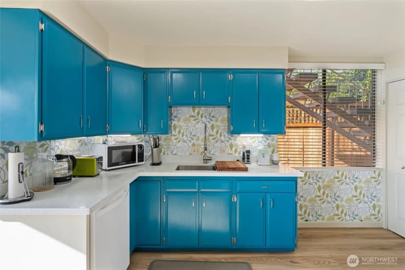 Property photo for 561 Lee Street, Seattle photo 13