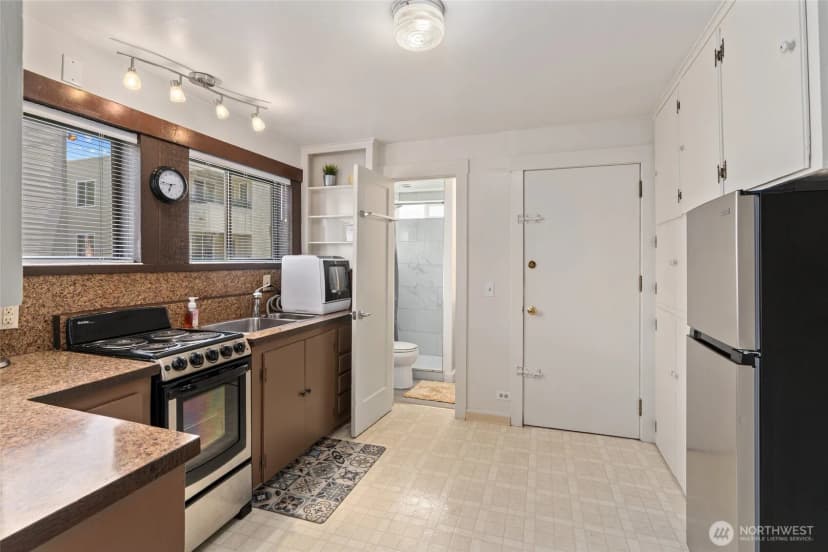 Property photo for 561 Lee Street, Seattle photo 33