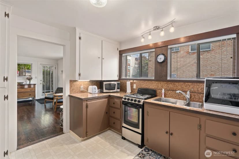 Property photo for 561 Lee Street, Seattle photo 32