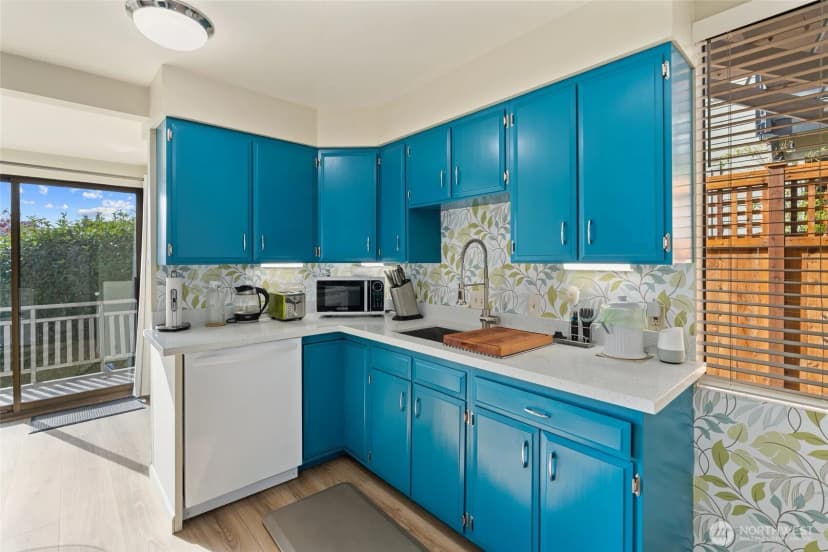 Property photo for 561 Lee Street, Seattle photo 12
