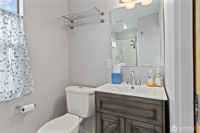Property photo for 561 Lee Street, Seattle photo 25