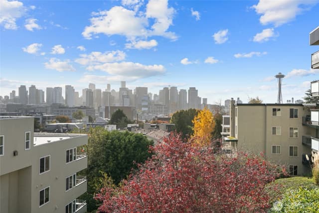 Property photo for 561 Lee Street, Seattle photo 2
