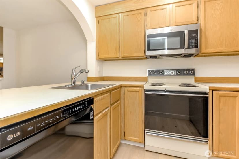 Property photo for 17311 119th Ln Se J#3, Renton photo 10