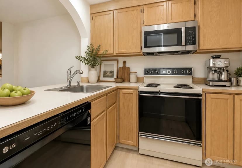 Property photo for 17311 119th Ln Se J#3, Renton photo 13