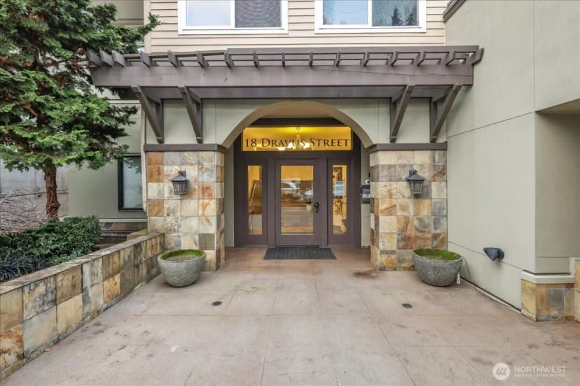 Property photo for 18 Dravus Street #207, Seattle photo 33