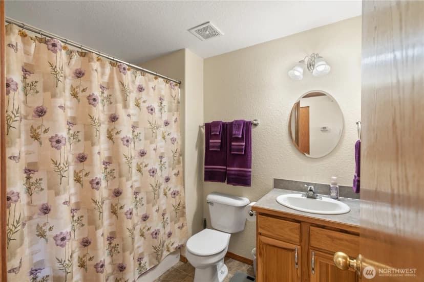 Property photo for 12 Courtney Lane, Montesano photo 14