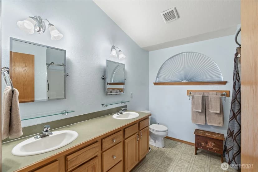 Property photo for 12 Courtney Lane, Montesano photo 24