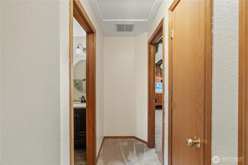 Property photo for 12 Courtney Lane, Montesano photo 20