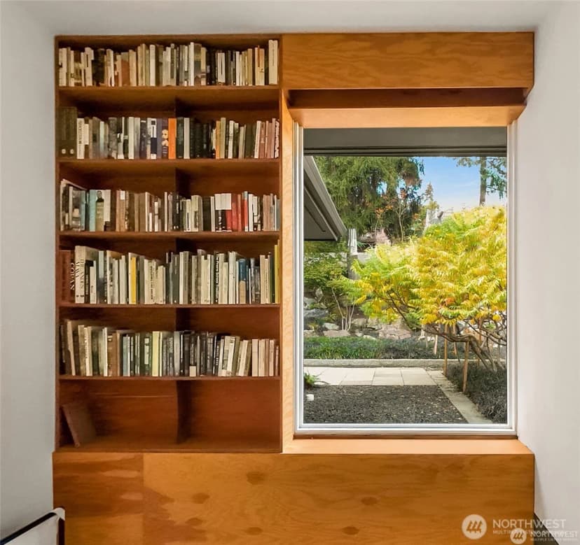 Property photo for 1207 26th Avenue E, Seattle photo 12