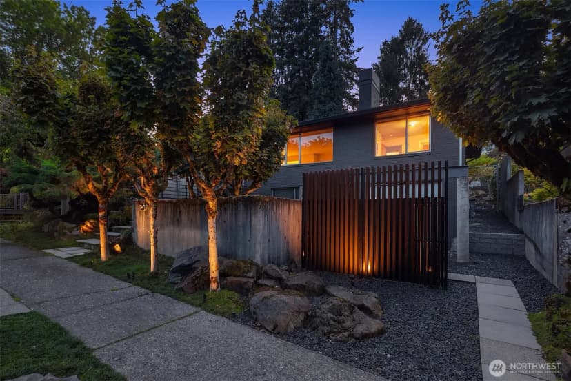Property photo for 1207 26th Avenue E, Seattle photo 25