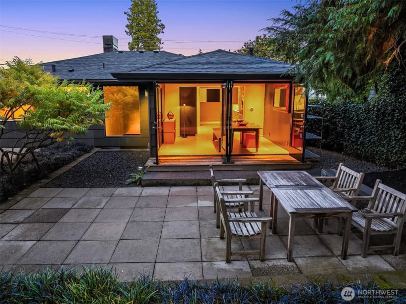 Property photo for 1207 26th Avenue E, Seattle photo 21