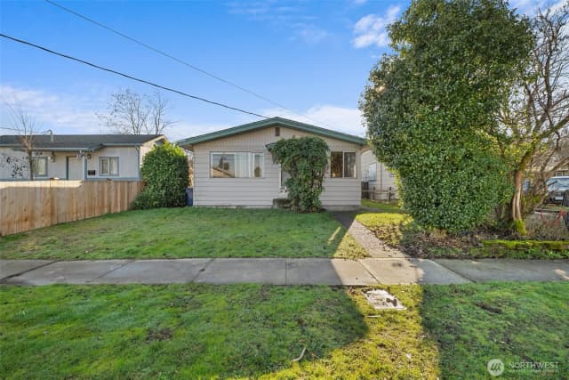 Property photo for 218 14th Street Se, Auburn