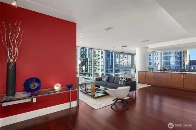 Property photo for 1521 2nd Avenue #1001, Seattle photo 4
