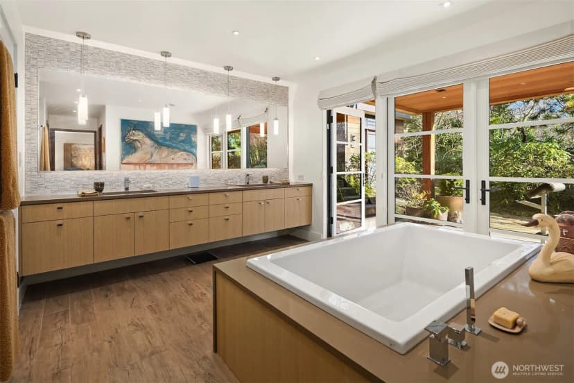 Property photo for 1561 Magnolia Boulevard W, Seattle photo 26