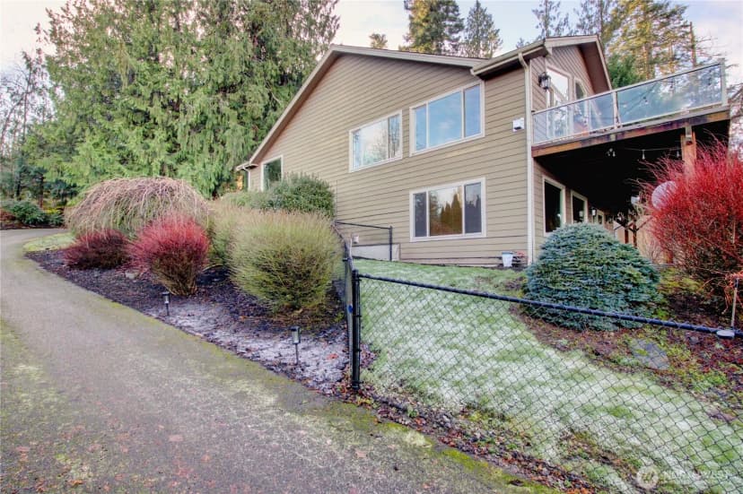 Property photo for 23090 Buchanan Street, Mount Vernon photo 34
