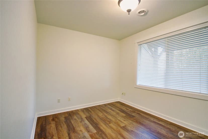 Property photo for 23090 Buchanan Street, Mount Vernon photo 27