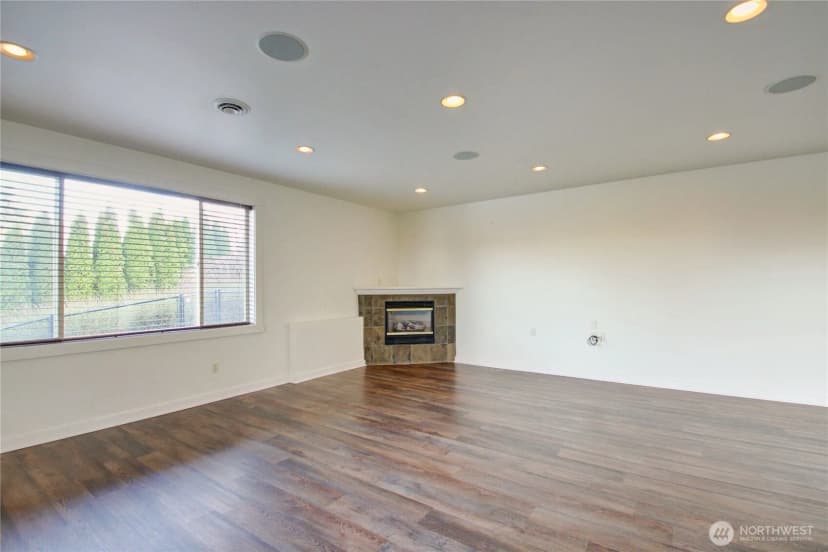 Property photo for 23090 Buchanan Street, Mount Vernon photo 30