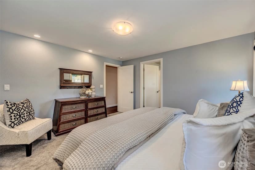Property photo for 1419 179th Place Ne, Bellevue photo 16