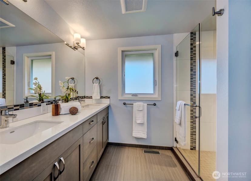 Property photo for 1419 179th Place Ne, Bellevue photo 20