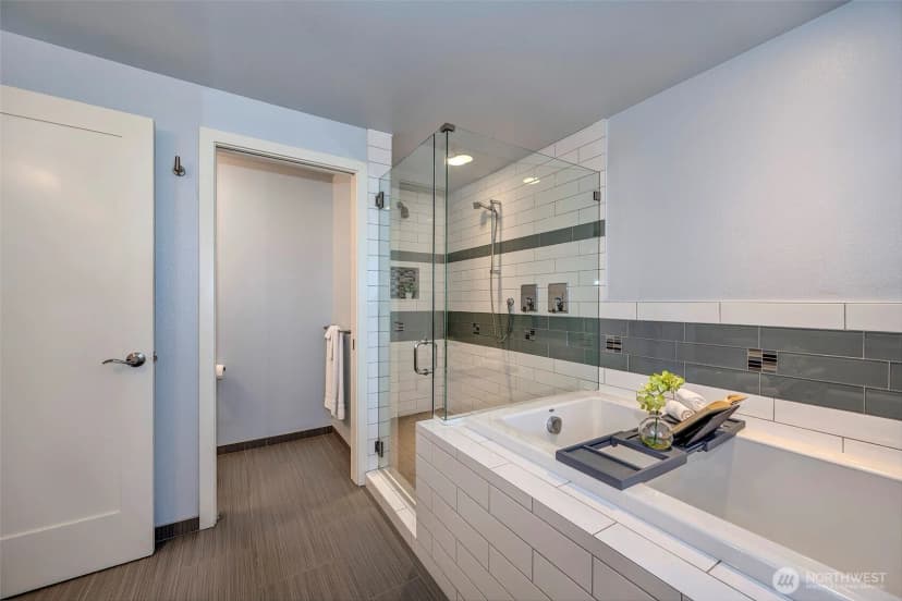 Property photo for 1419 179th Place Ne, Bellevue photo 18