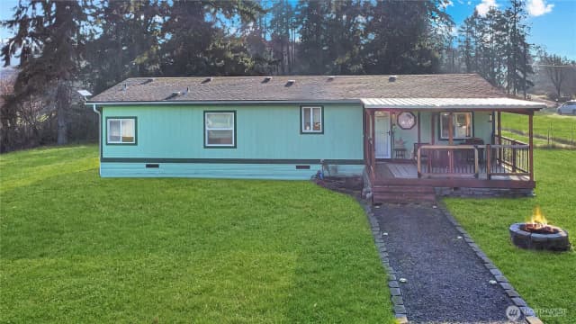 Property photo for 838 8 King Road, Winlock
