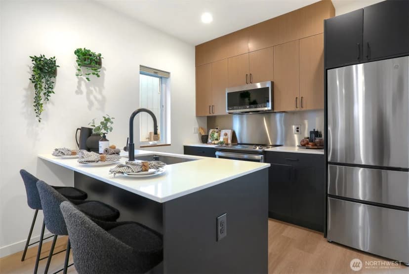 Property photo for 10344 Wallingford Avenue N, Seattle photo 9