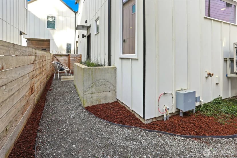 Property photo for 10344 Wallingford Avenue N, Seattle photo 28