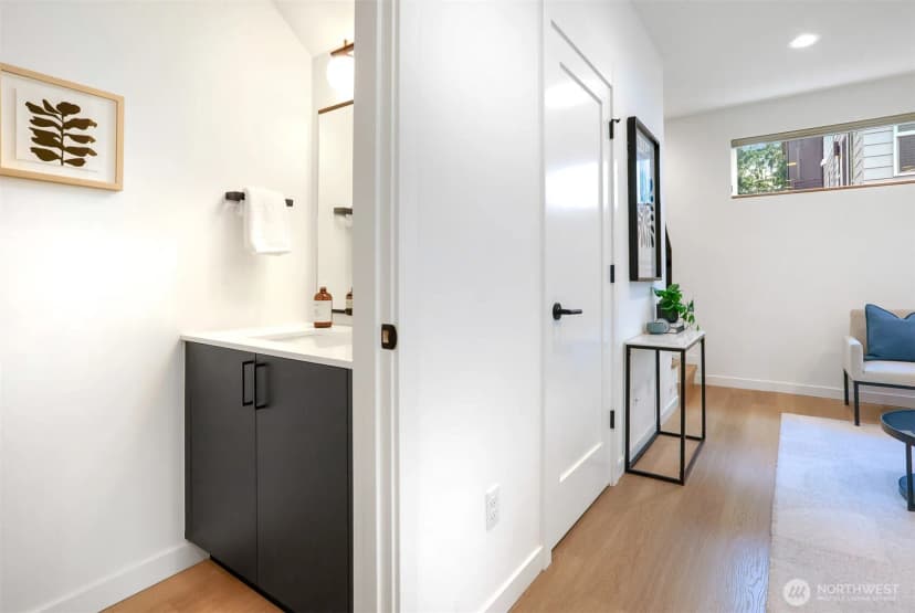 Property photo for 10344 Wallingford Avenue N, Seattle photo 13