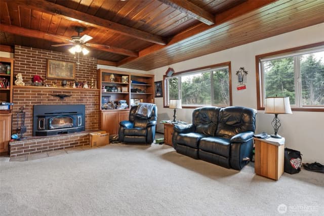 Property photo for 9431 Pipeline Road E, Puyallup photo 3