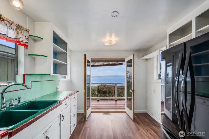 Property photo for 12249 Shorewood Drive Sw, Burien photo 17