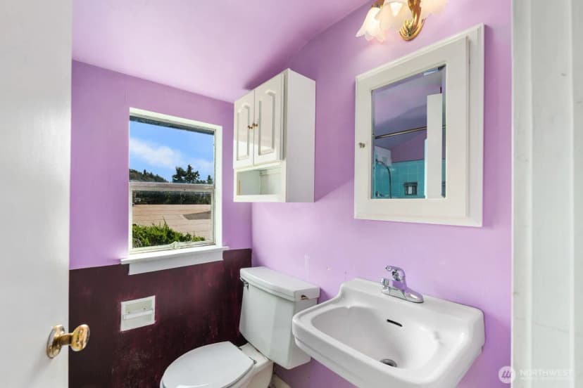 Property photo for 12249 Shorewood Drive Sw, Burien photo 24